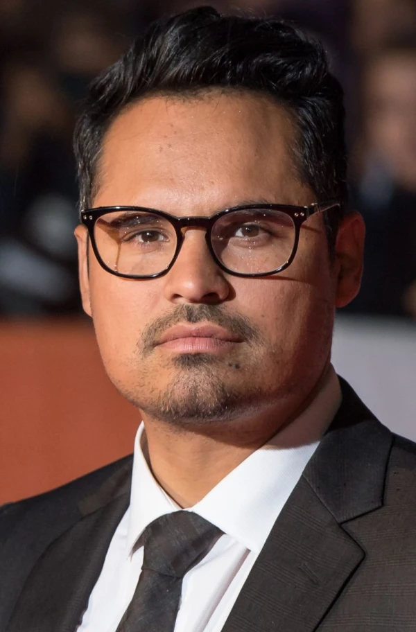 <strong>Michael Peña</strong>. Bilde  Bill Ingalls.